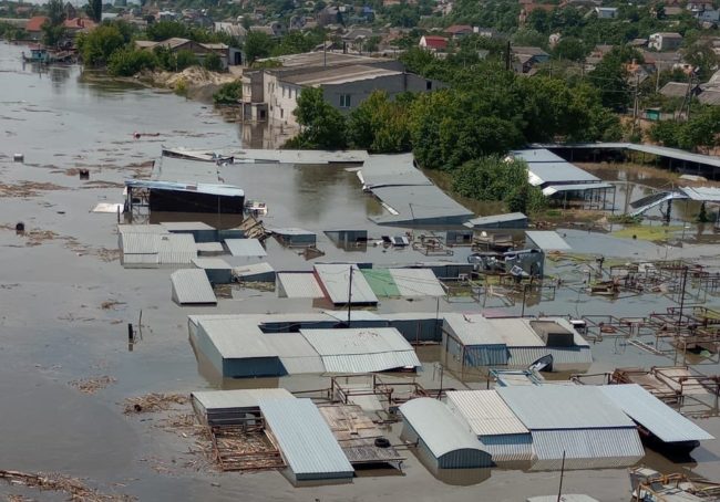 Privatfoto aus Cherson. Die Fluten des Dnipro verschlucken ganze Dörfer.