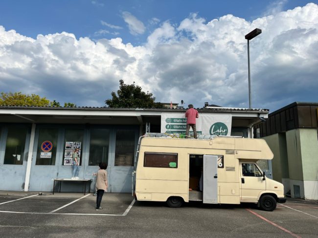 Die letzten Vorbereitungen laufen - um 11 Uhr eröffnen wir unser neues Lager im alten Postareal!