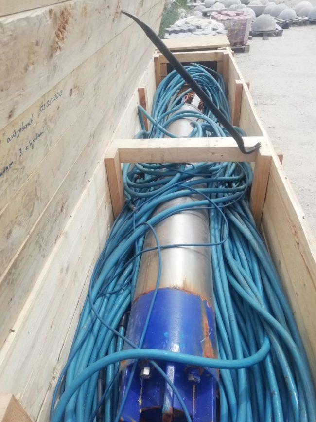 Angekommen: die Pumpenlieferung hat die Stadt Marhanez am Kachowka Stausee erreicht.