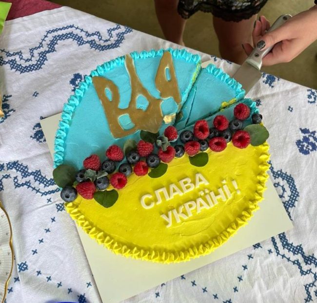 Eine von vielen Torten, gebacken von der Ukrainischen Community in Lahr