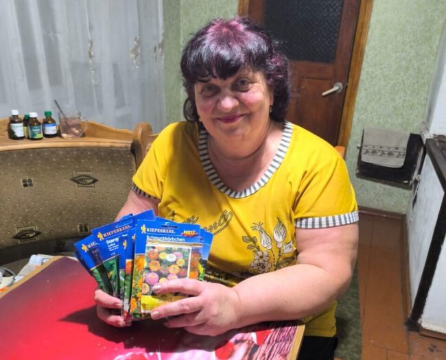 Ein Foto von der Spendenübergabe in Myrnograd, Oblast Donetsk